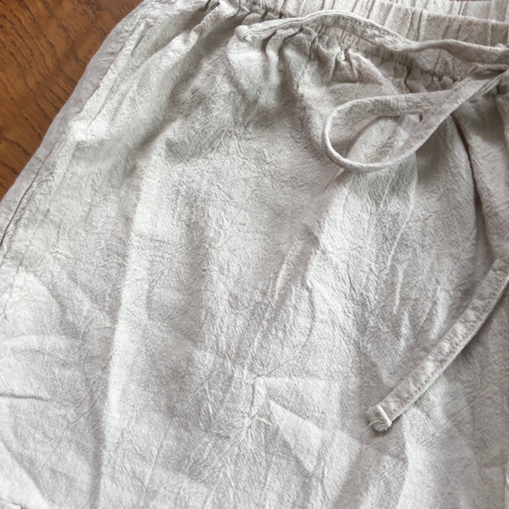 Cream Ruffle shorts - Picture 6 of 6